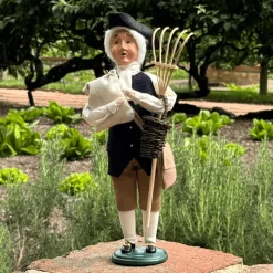 BYER'S CHOICE, LTD Farmer George Caroler by Byers' Choice