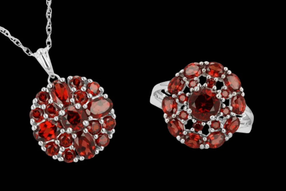 Color Craft Inc Garnet Cluster Necklace