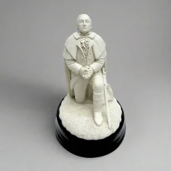 DESIGN MASTER ASSOCIATES General George Washington Prayer Sculpture