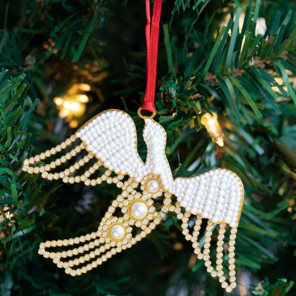 DESIGN MASTER ASSOCIATES Martha's Pearl Dove Ornament