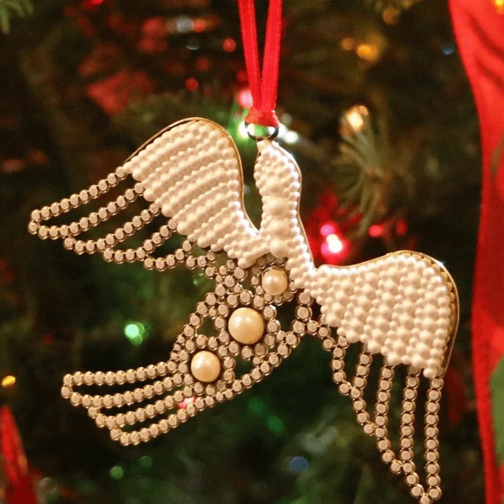 DESIGN MASTER ASSOCIATES Martha's Pearl Dove Ornament