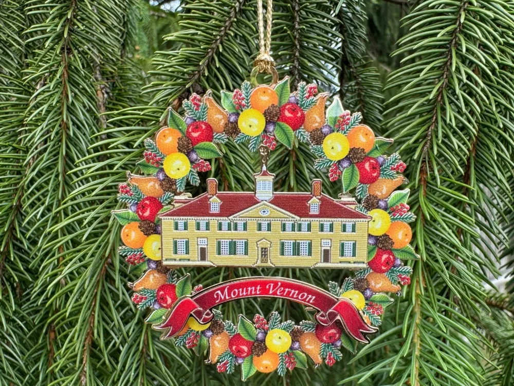 CHEMART COMPANY Mount Vernon Fruit Wreath Ornament