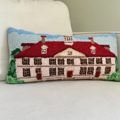 C & F ENTERPRISE Mount Vernon Mansion Hooked Pillow
