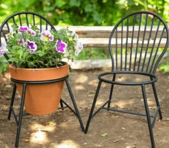 DESIGN MASTER ASSOCIATES Mount Vernon Windsor Chair Planter