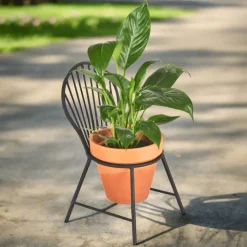 DESIGN MASTER ASSOCIATES Mount Vernon Windsor Chair Planter