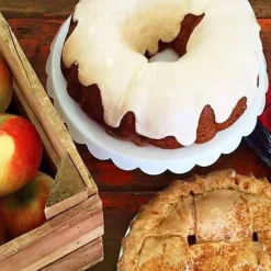 PENGUIN RANDOM HOUSE LLC Red Truck Bakery Cookbook