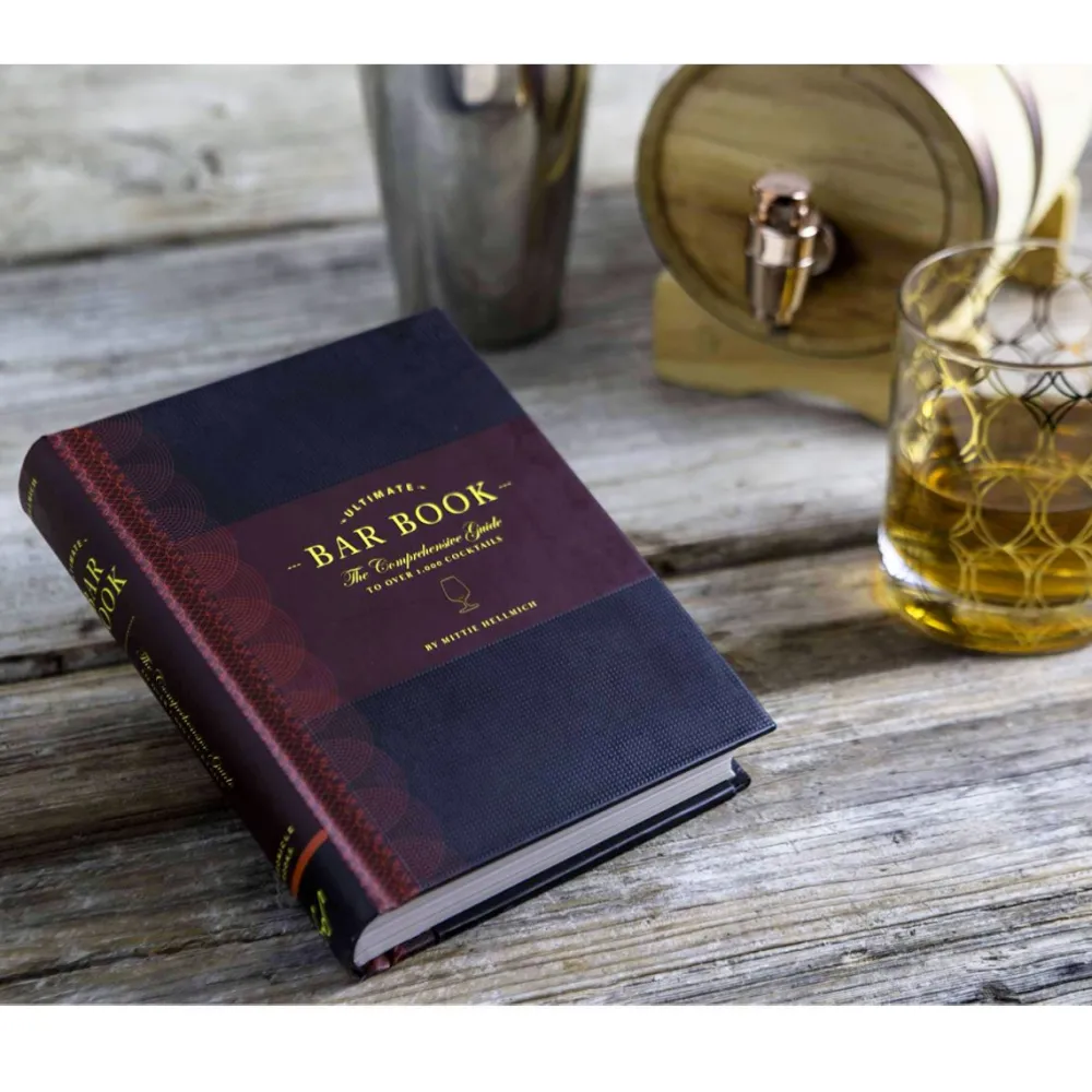 CHRONICLE BOOKS Ultimate Bar Book - Comprehensive Guide to over 1,000 Cocktails